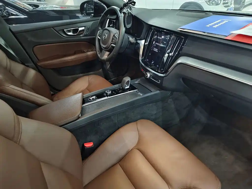 VOLVO S60 2022