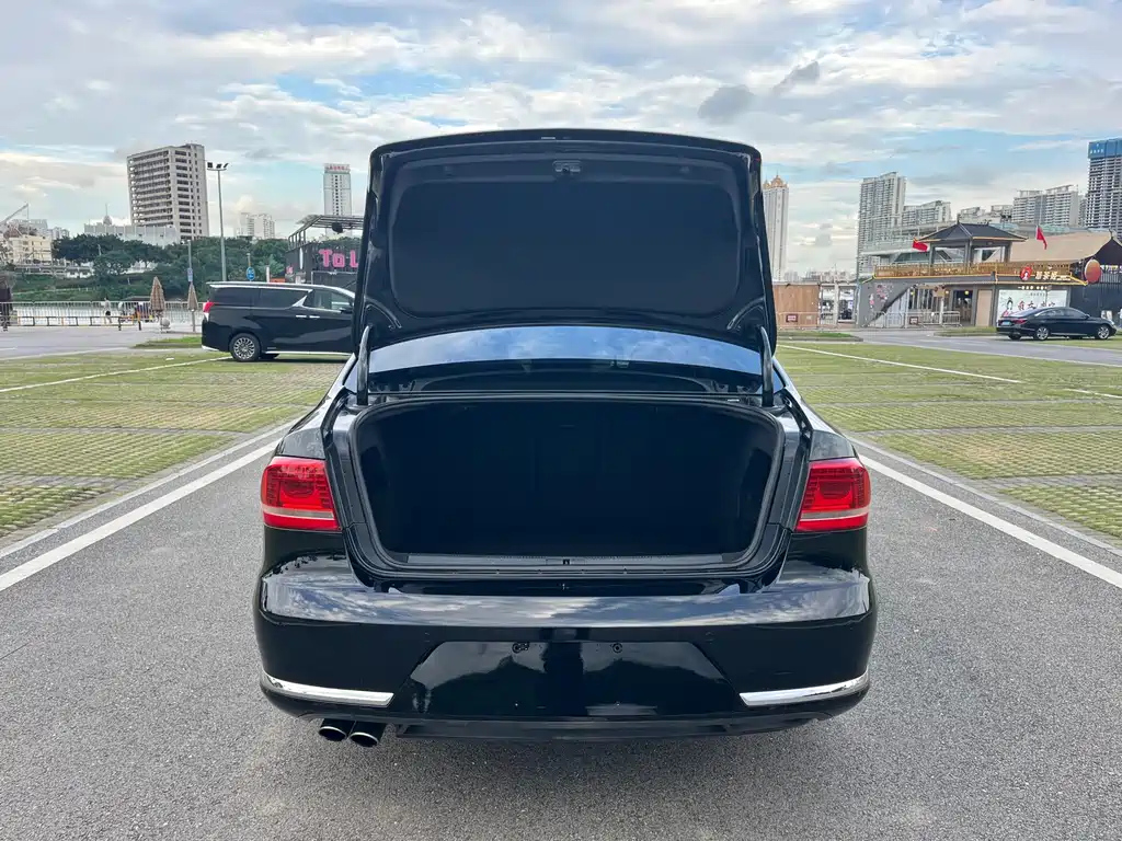 VOLKSWAGEN MAGOTAN 2015