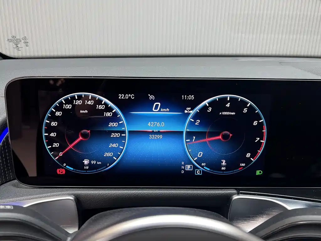 MERCEDES BENZ GLB 2023