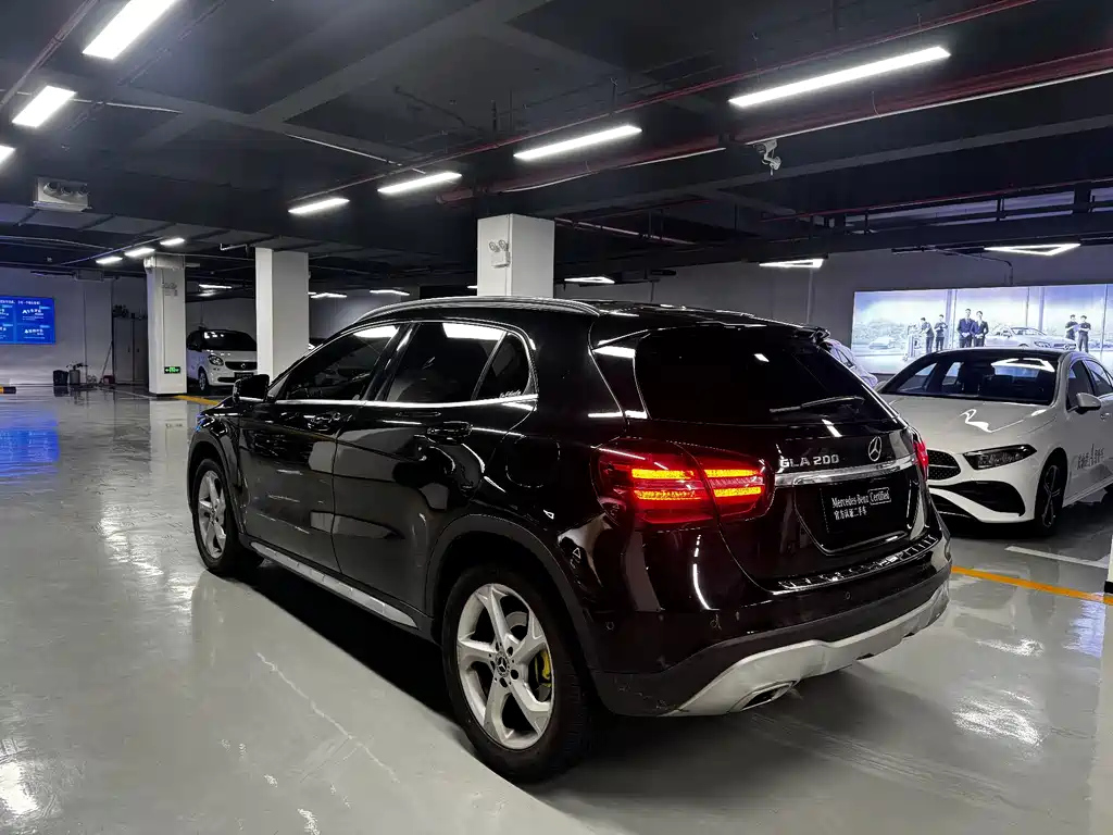 MERCEDES BENZ GLA 2017