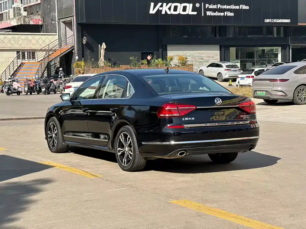 VOLKSWAGEN PASSAT 2016