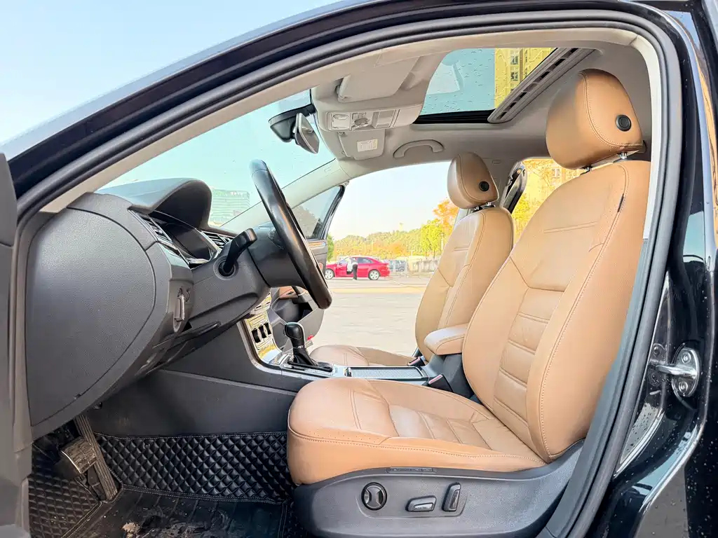 VOLKSWAGEN PASSAT 2016