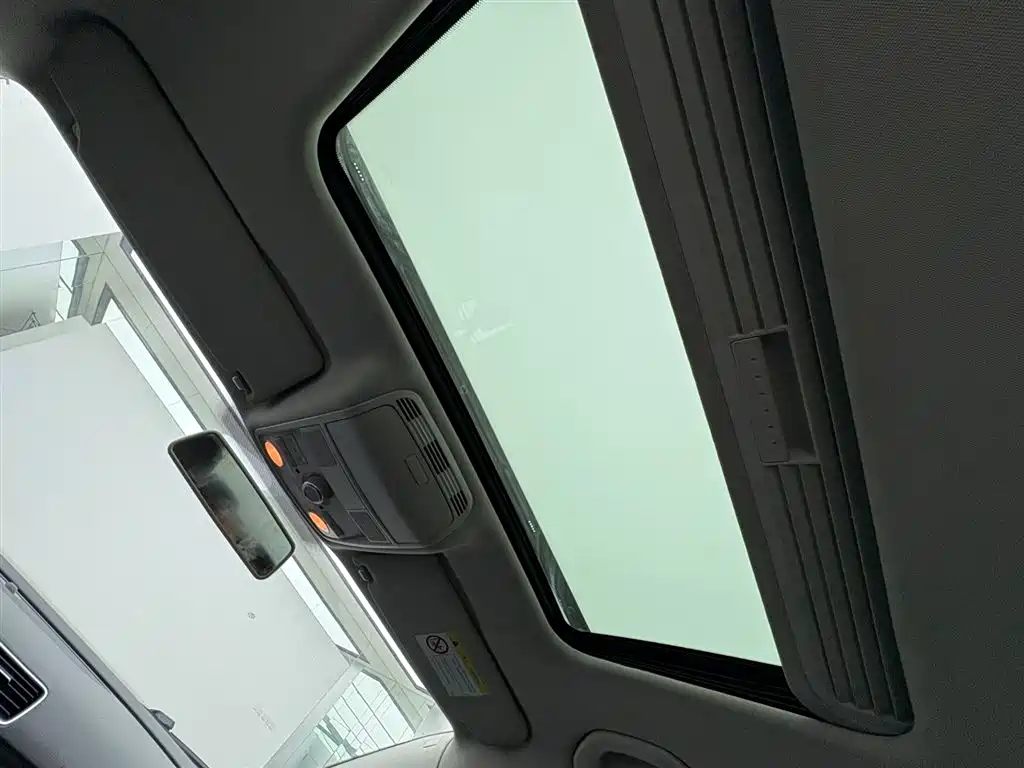 VOLKSWAGEN MAGOTAN 2015