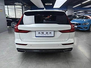VOLVO V60  2021 YEAR B4  DELUXE EDITION 2021