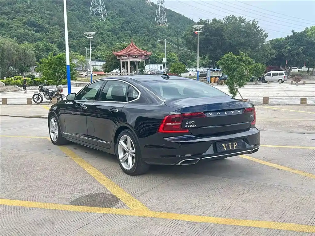 VOLVO S90 2020
