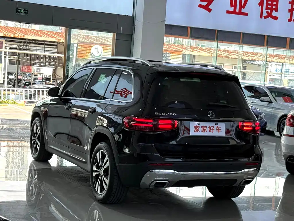 MERCEDES BENZ GLB 2024