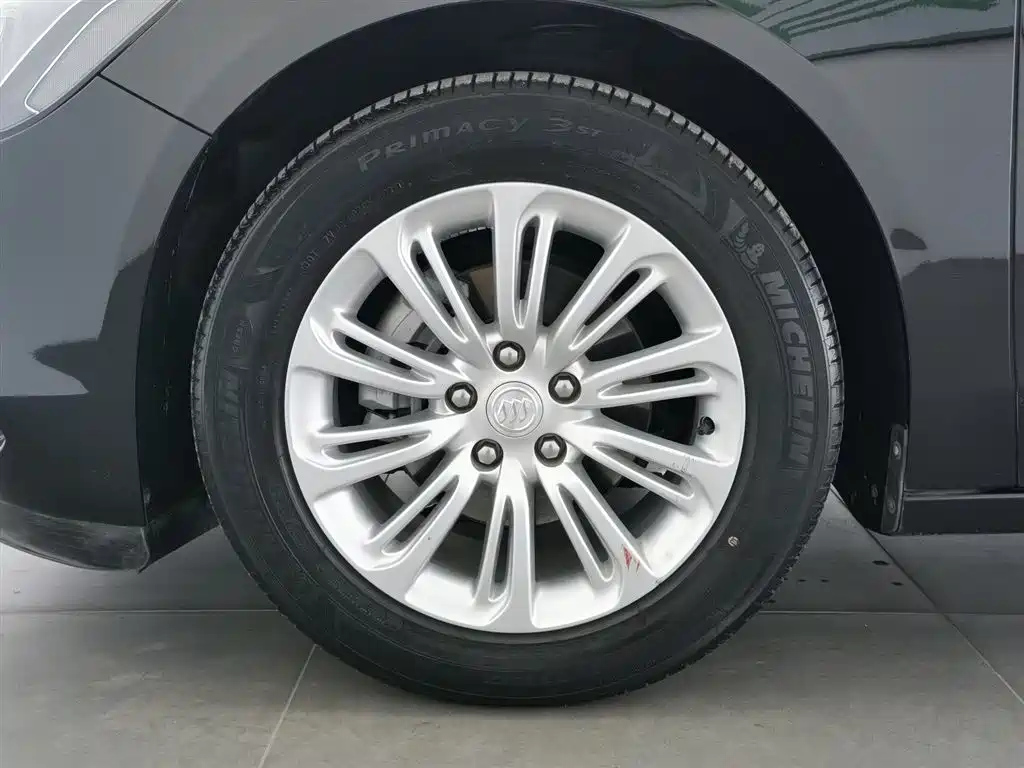 BUICK LACROSSE 2018