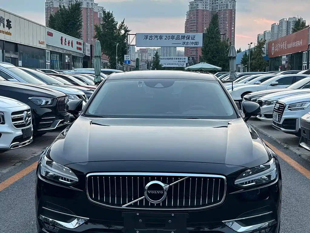 VOLVO S90 2020