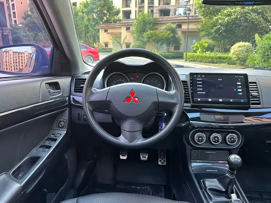 MITSUBISHI LANCER EX 2012