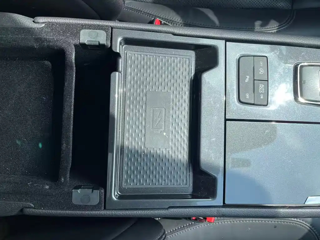 FORD TAURUS 2021