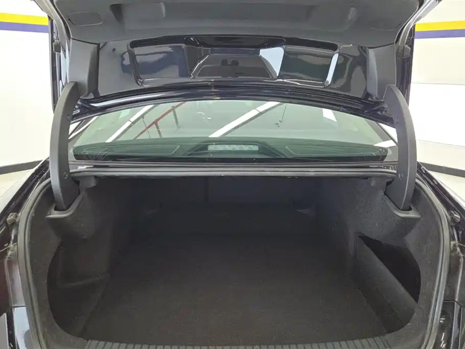 VOLKSWAGEN PASSAT 2024