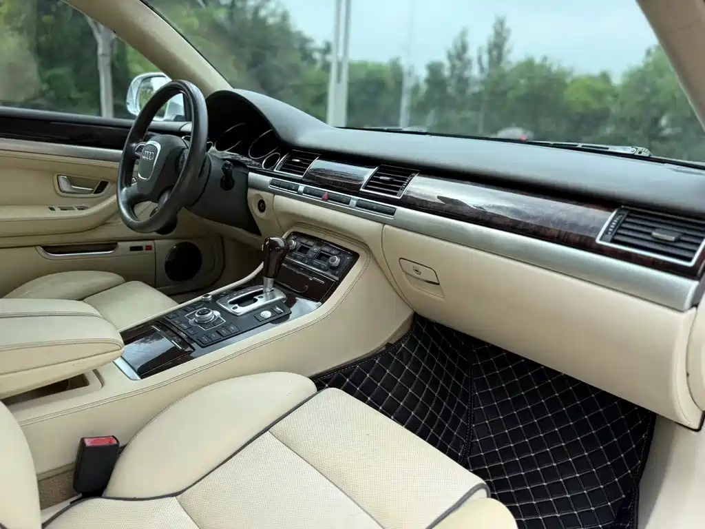 AUDI A8 2011