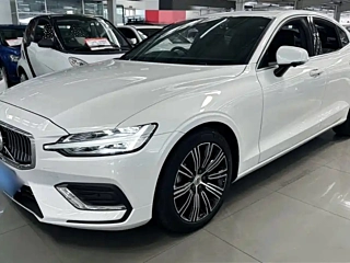 VOLVO S60  2021
