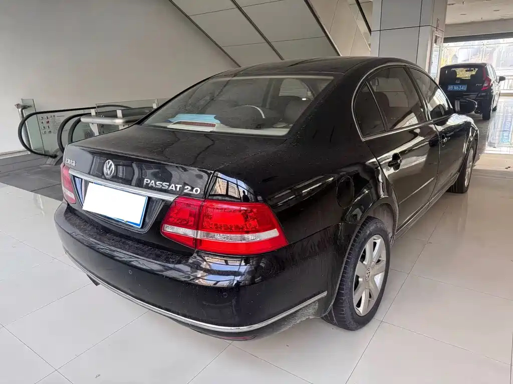VOLKSWAGEN PASSAT LINGYU 2009