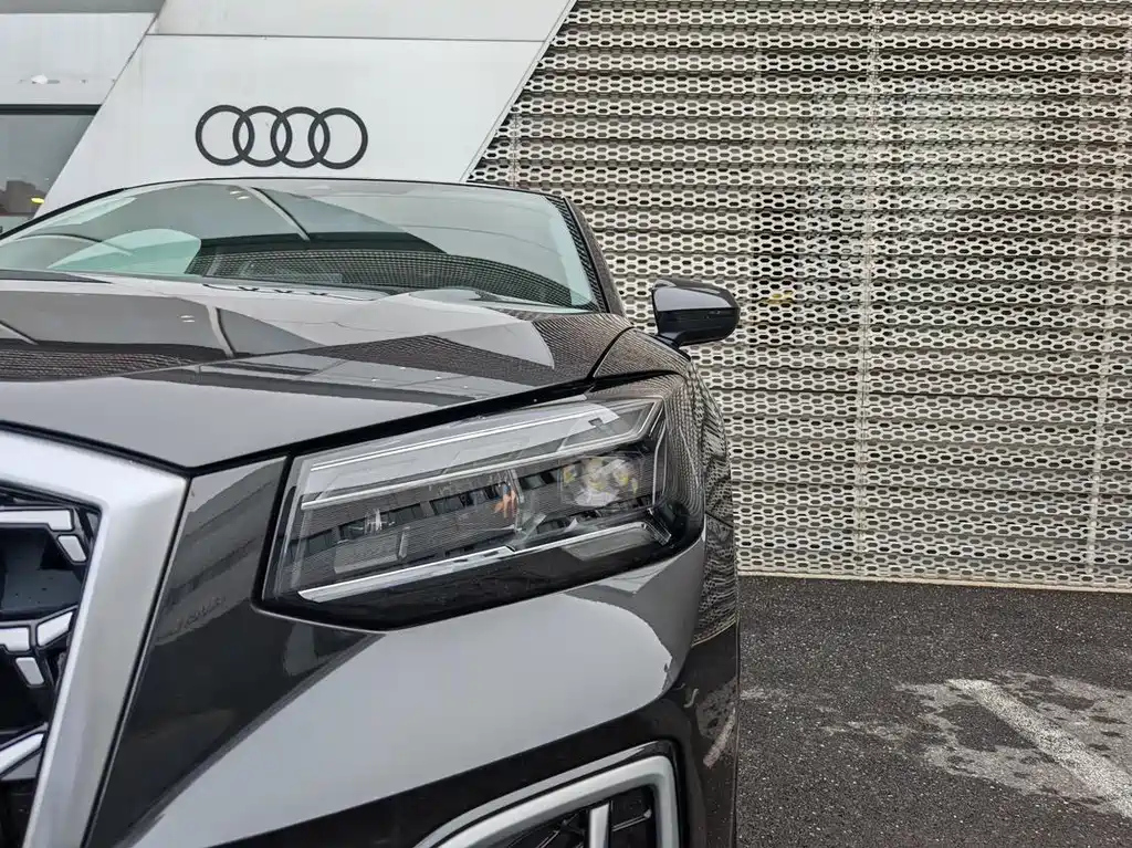 AUDI Q2L 2025