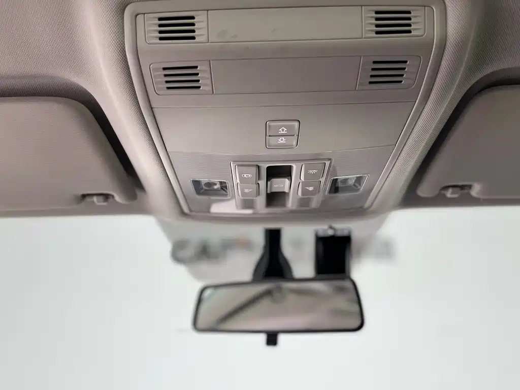VOLKSWAGEN THARU 2022