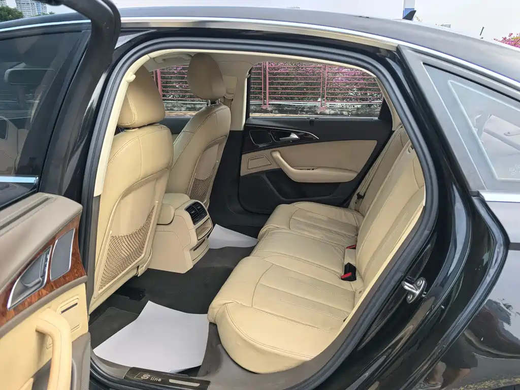 AUDI A6L 2015