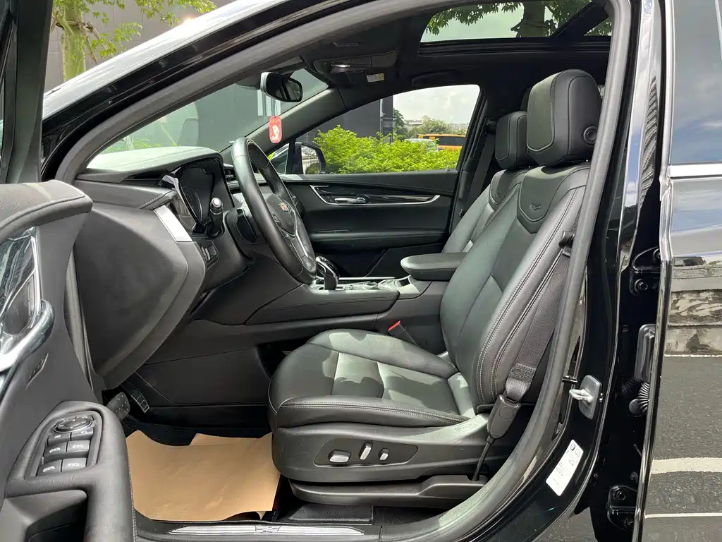 CADILLAC XT5 2021