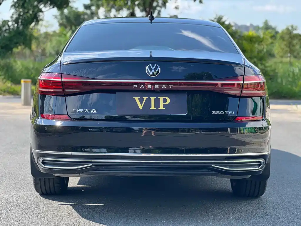 VOLKSWAGEN PASSAT 2025