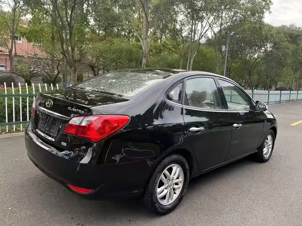 HYUNDAI CELESTA 2010