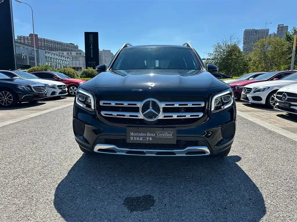 MERCEDES BENZ GLB 2023