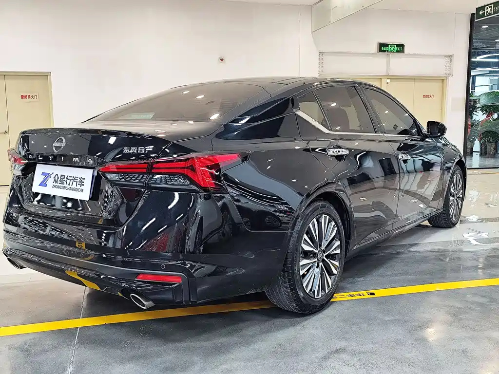NISSAN TEANA 2023