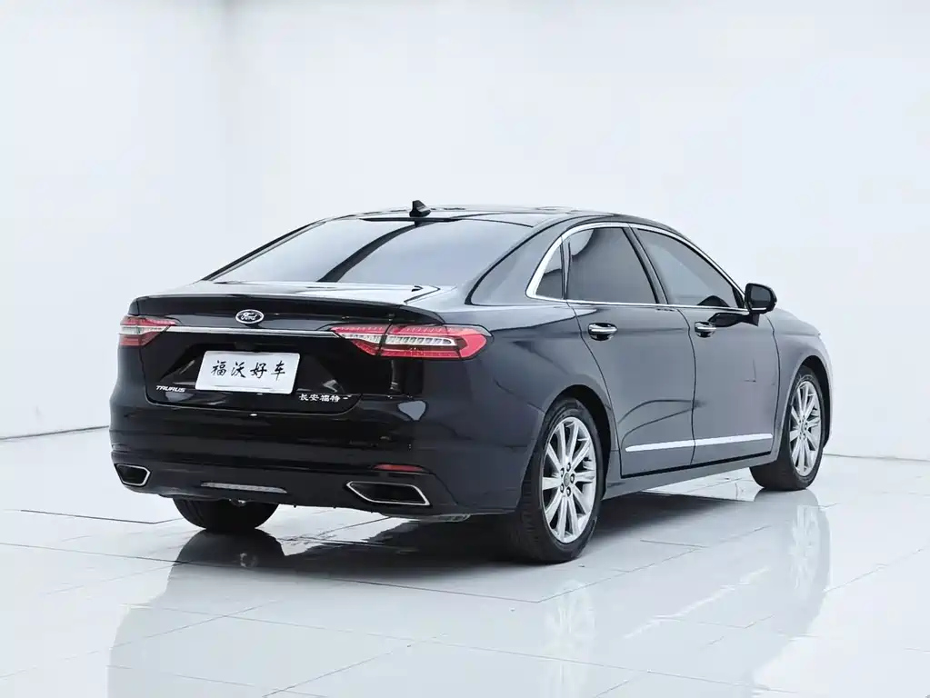 FORD TAURUS 2021