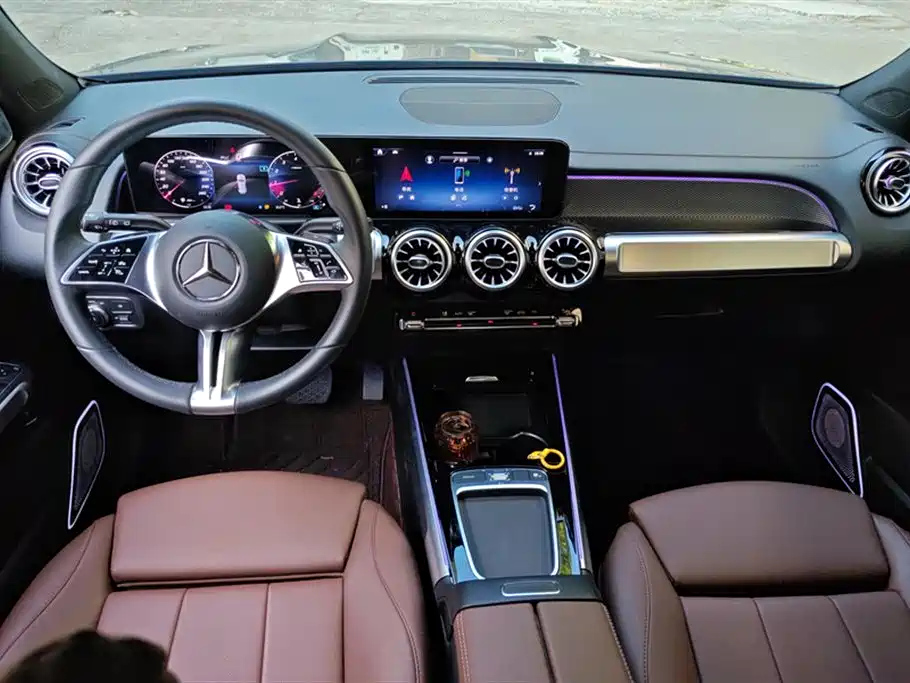 MERCEDES BENZ GLB 2024