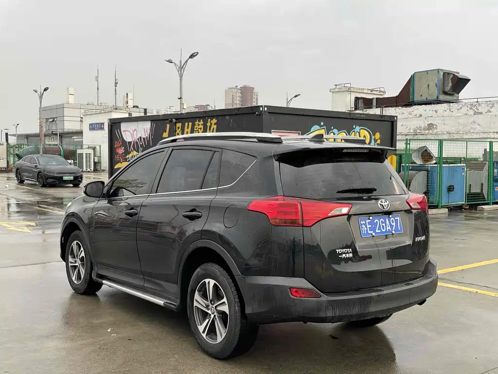 TOYOTA RAV4 RONGFANG 2015