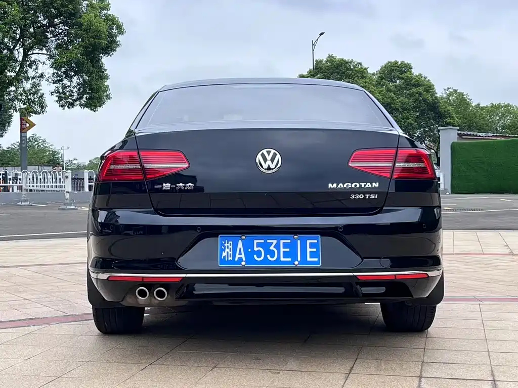VOLKSWAGEN MAGOTAN 2018