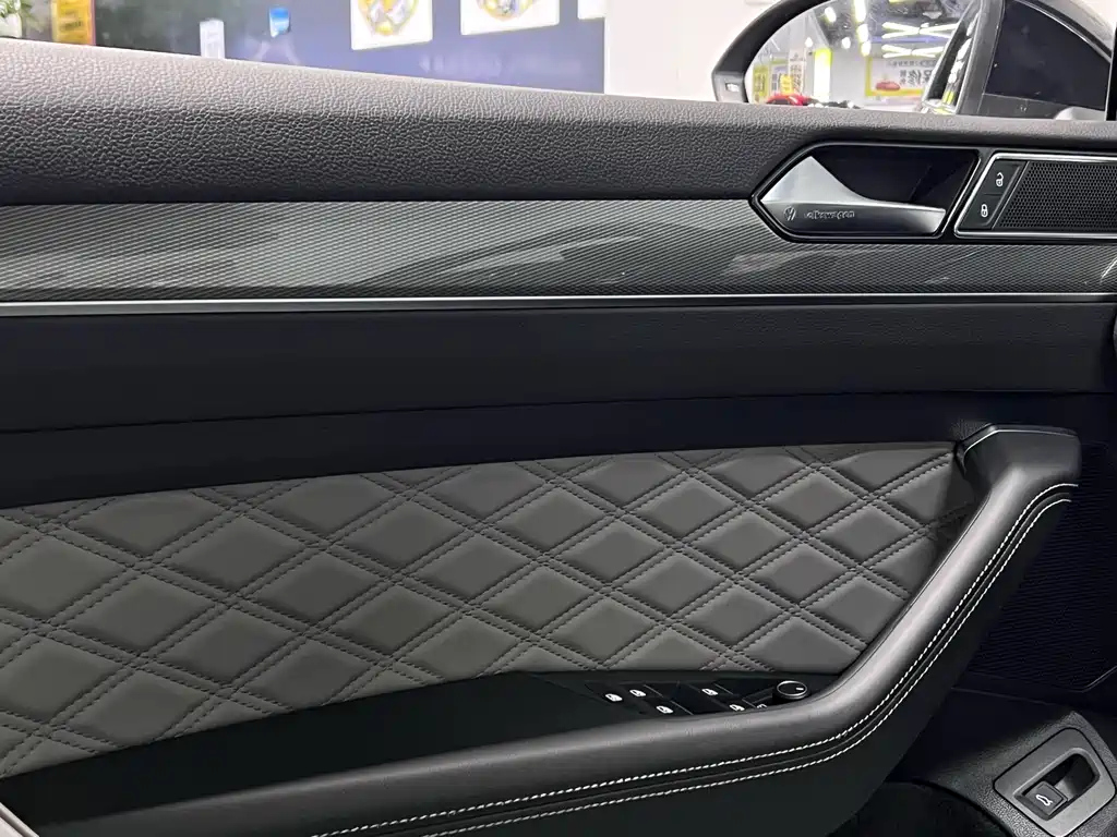 VOLKSWAGEN MAGOTAN 2023