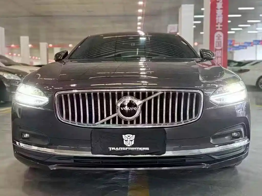 VOLVO S90 2021