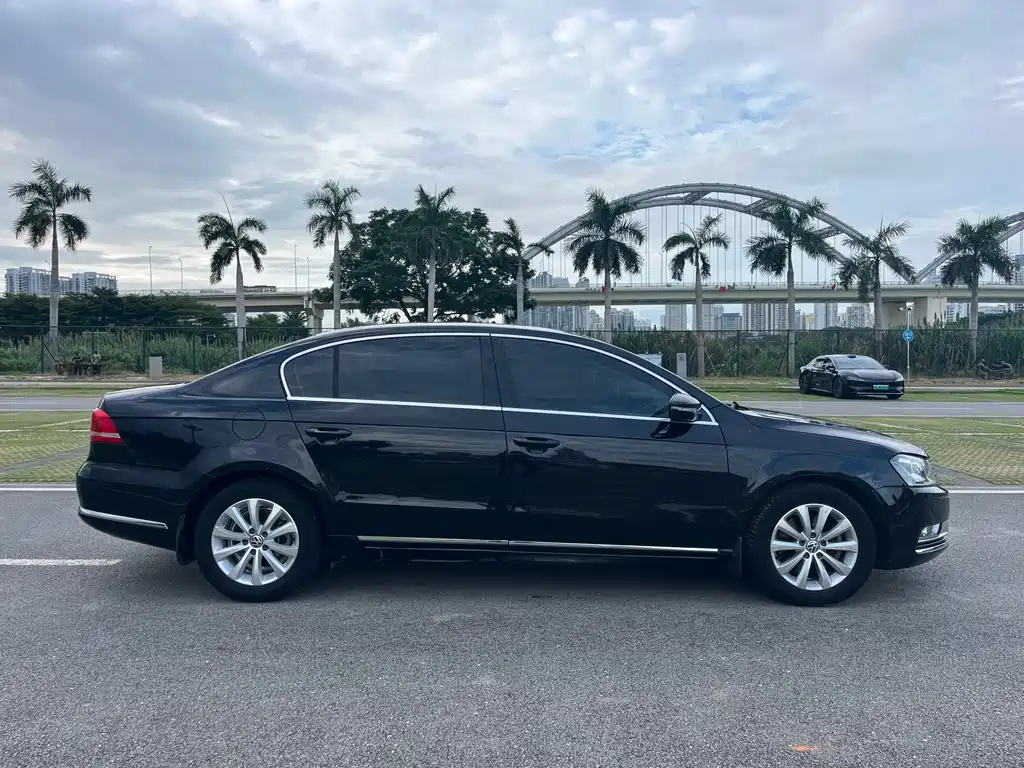 VOLKSWAGEN MAGOTAN 2015