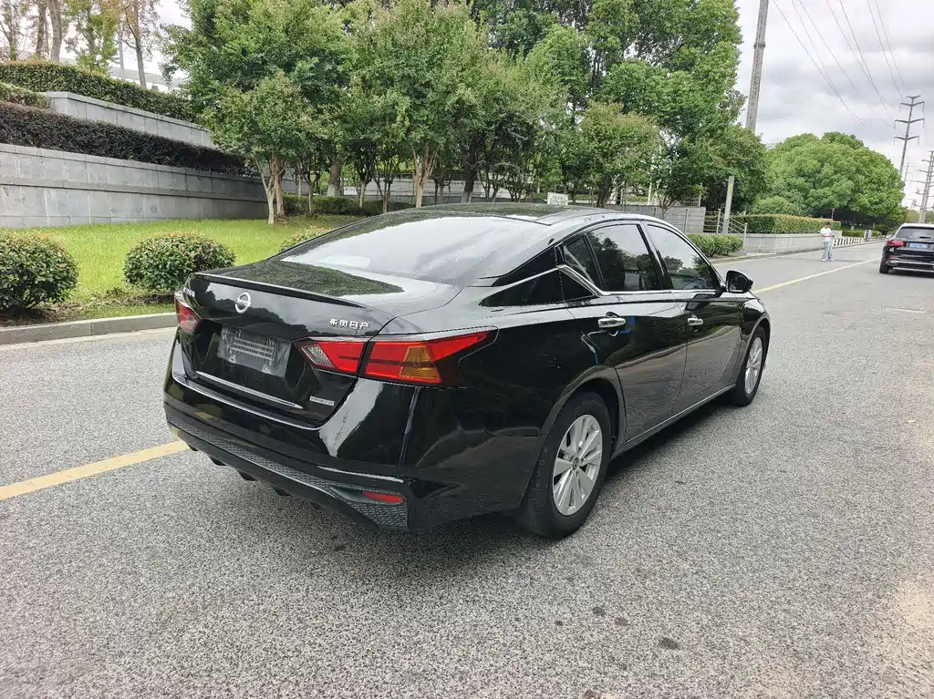 NISSAN TEANA 2020