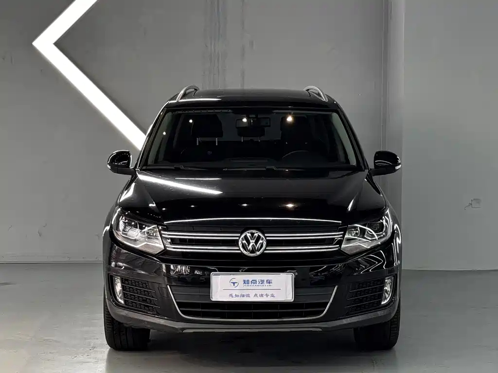 VOLKSWAGEN TIGUAN 2015