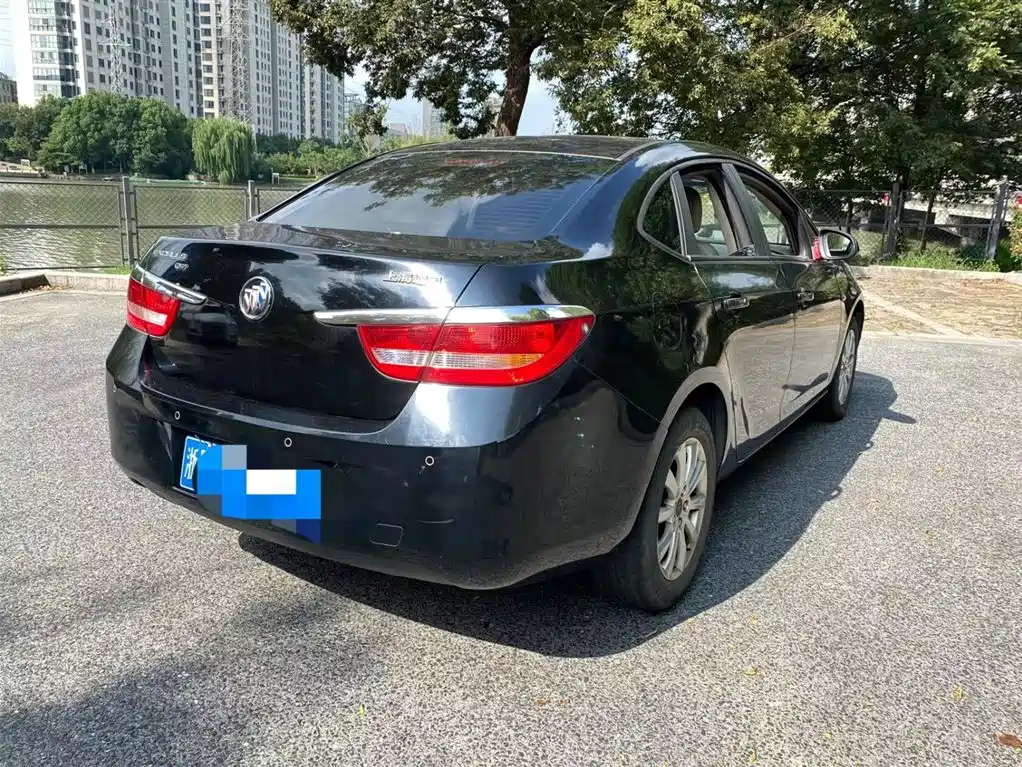 BUICK EXCELLE 2011