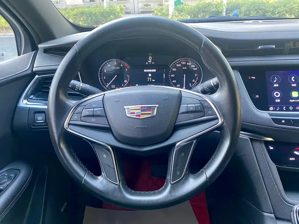 CADILLAC XT5 2021