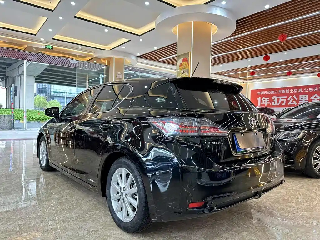 LEXUS CT 2012