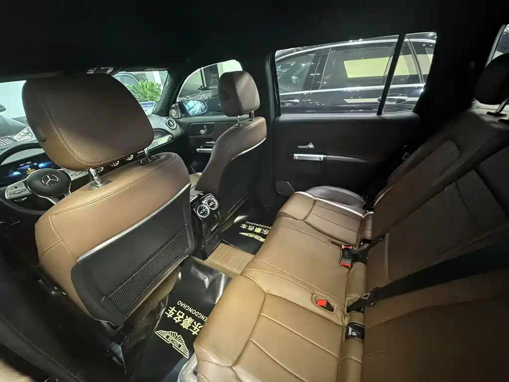 MERCEDES BENZ GLB 2023
