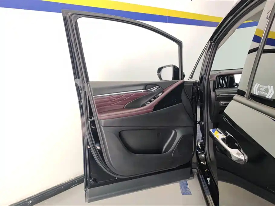 TRUMPCHI M8 2024