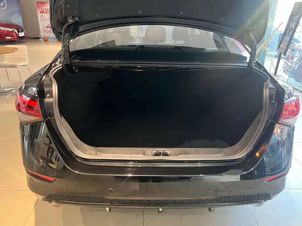 NISSAN SYLPHY 2021