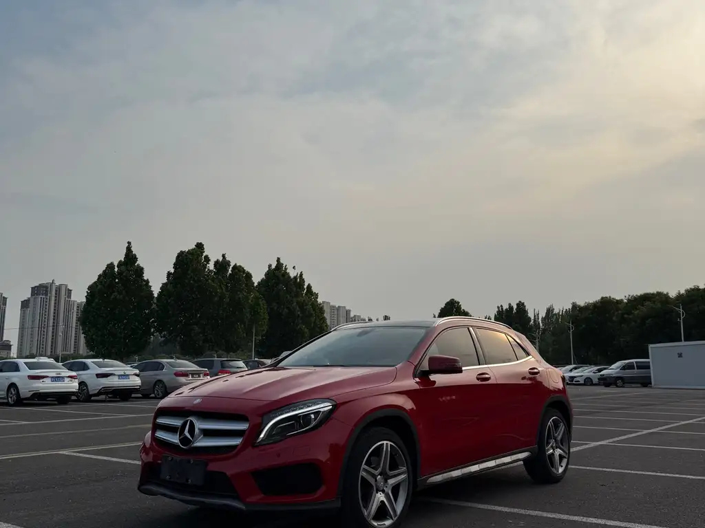 MERCEDES BENZ GLA 2016