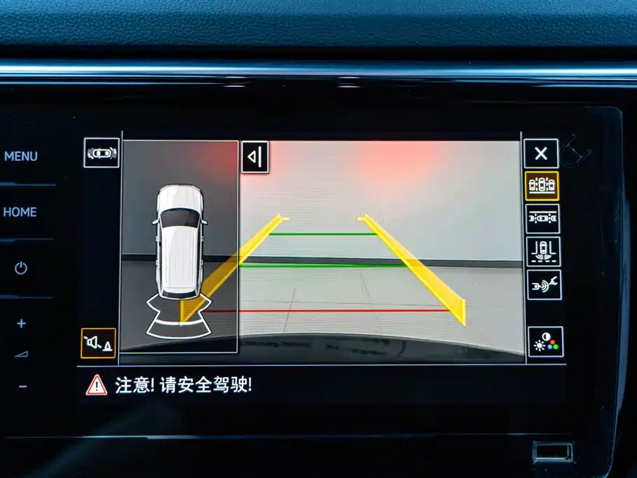 VOLKSWAGEN TOURAN 2021