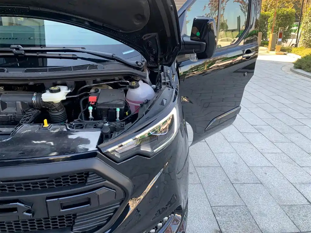 FORD TOUREO 2023