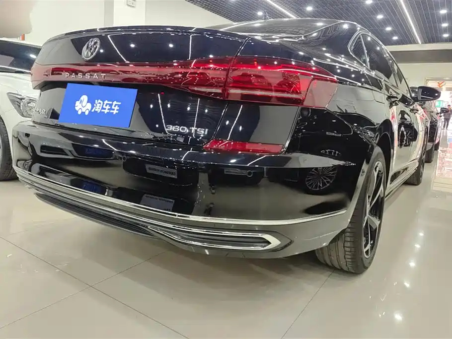 VOLKSWAGEN PASSAT 2024