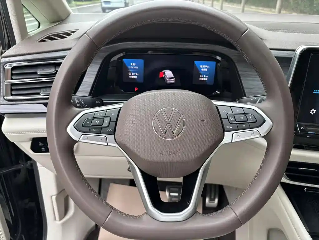 VOLKSWAGEN VILORAN 2024
