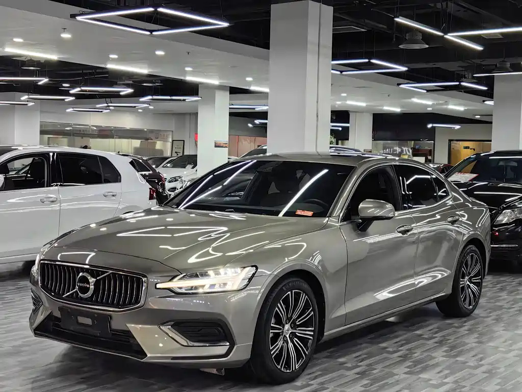 VOLVO S60 2021