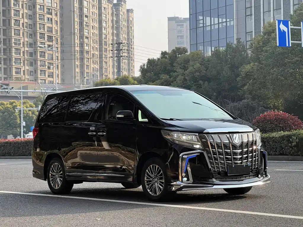 TOYOTA ALPHARD 2012