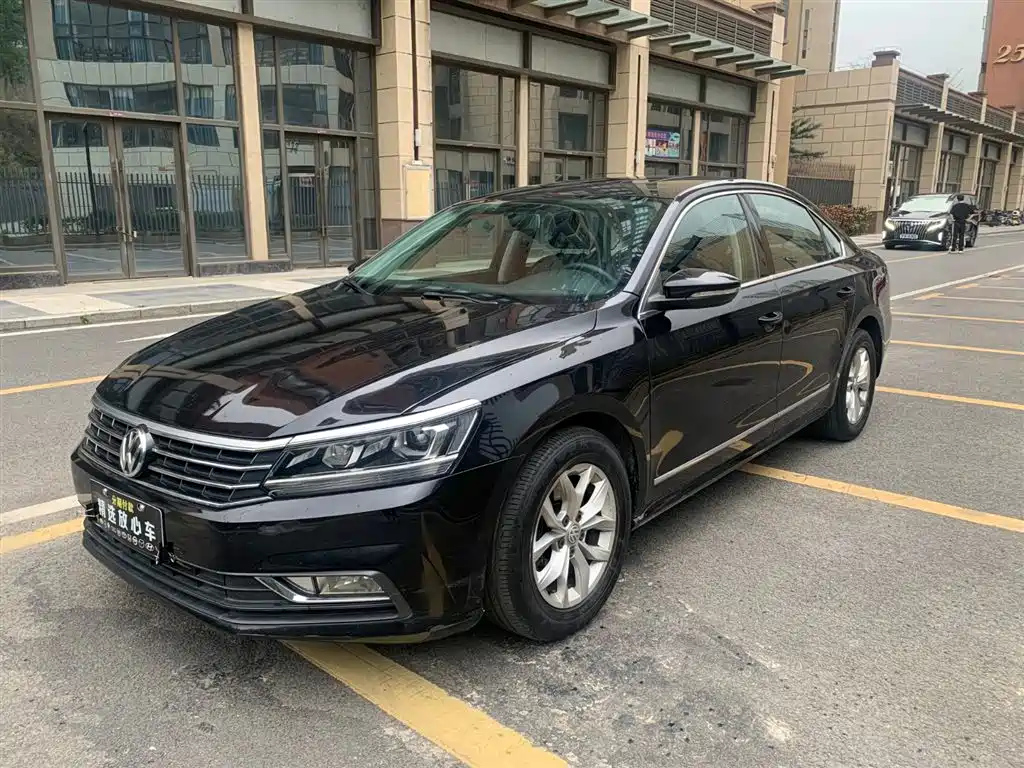VOLKSWAGEN PASSAT 2015