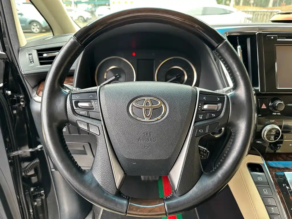 TOYOTA ALPHARD 2018